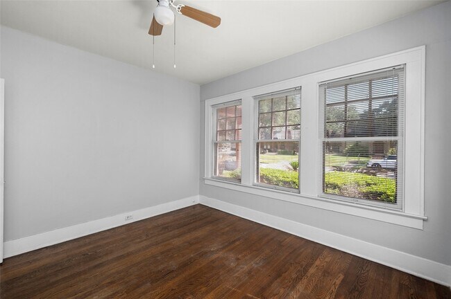 Building Photo - 1608 Kipling St