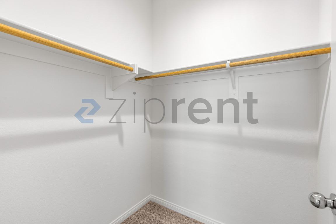 Building Photo - Unit