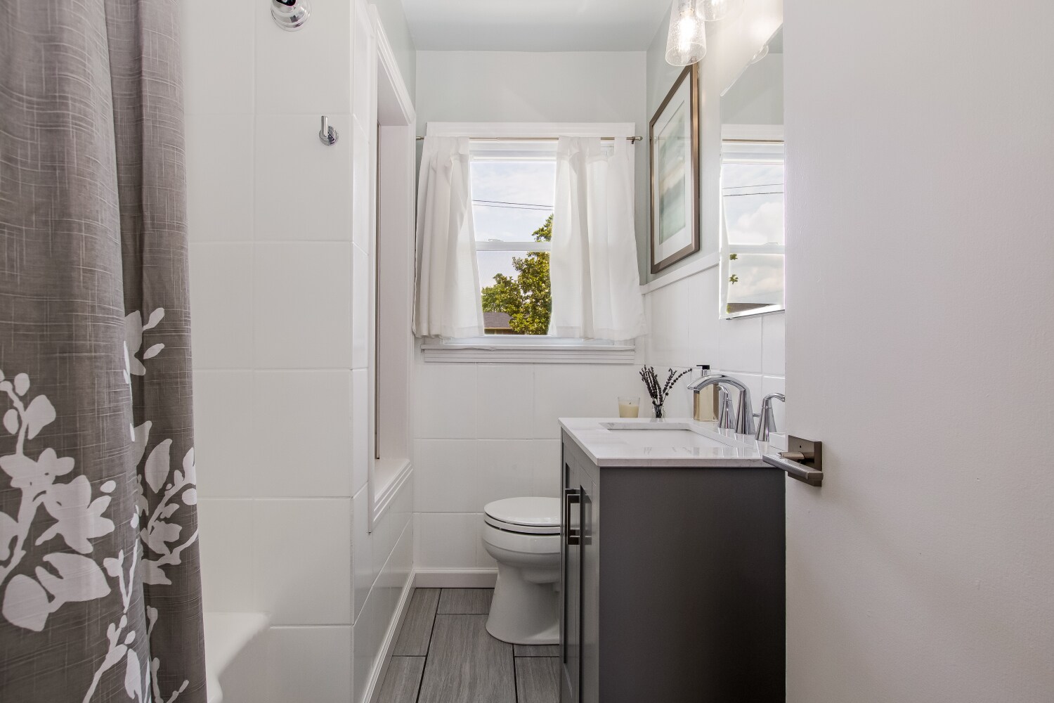 Building Photo - 2158 Brookview Dr