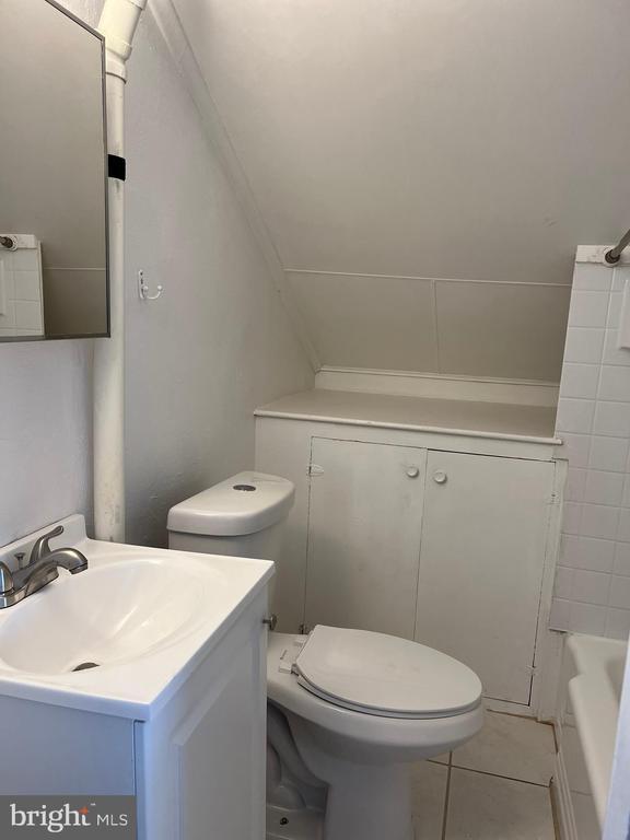 Building Photo - 703 Bethlehem Pike