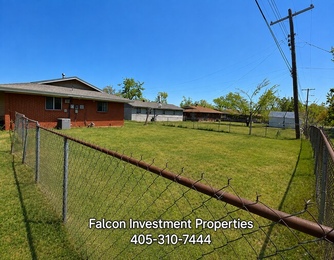 Building Photo - 3156 SW 71st St
