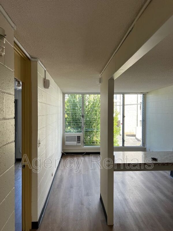 Building Photo - 1525 Kewalo St