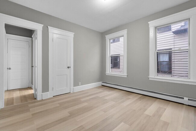 Building Photo - 260 Orchard St