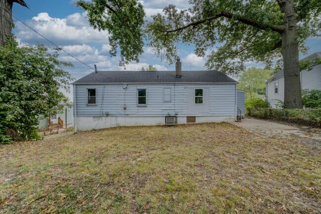 Building Photo - 5717 Beldon Dr