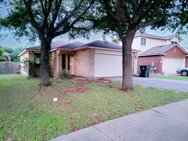 Building Photo - Charming 3/BR 2/BA Single-Level Home in Le...