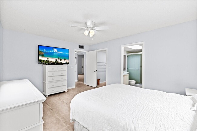 Building Photo - 5310 Las Verdes Cir