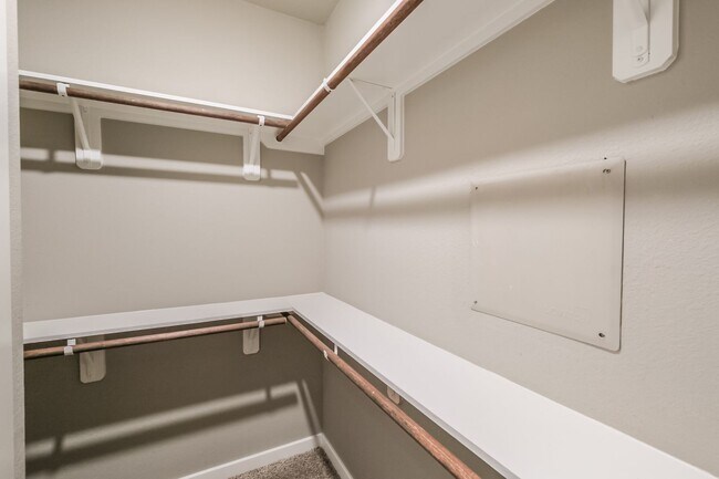 Building Photo - 146 Parkgate St