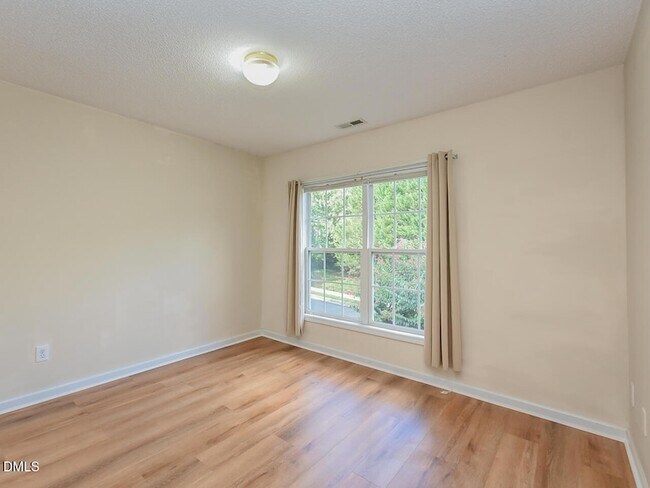 Building Photo - 406 Somersview Dr