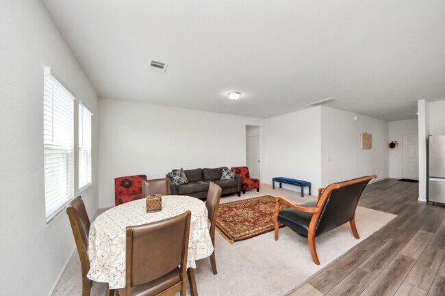 Building Photo - 4830 Highland Spgs Dr