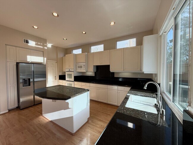 Building Photo - Solar Powered Gorgeous Carmel Valley Home!