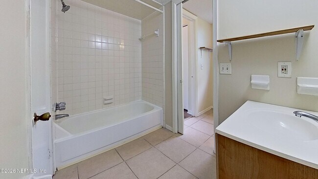 Building Photo - 480 Bentwood Ln