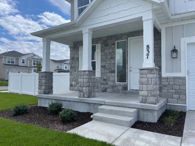 Building Photo - 837 N Marble Rd