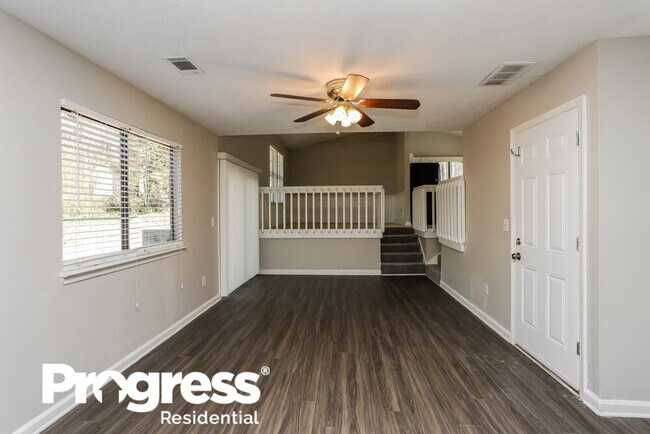 Building Photo - 792 Greenhedge Dr