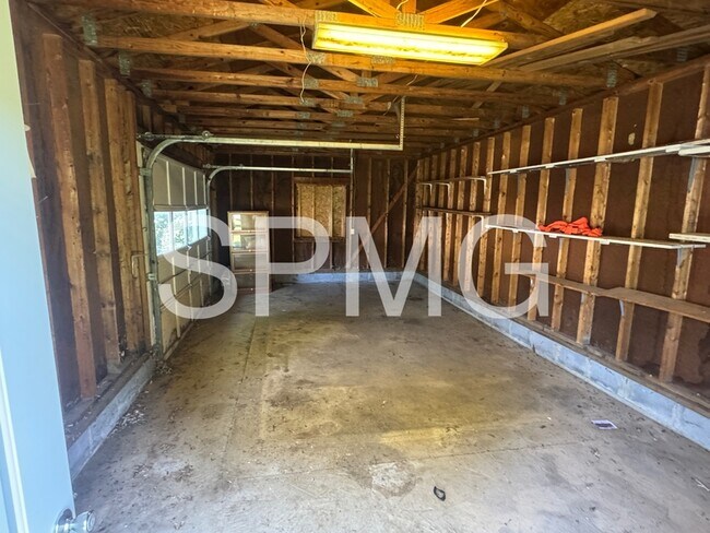 Building Photo - 1603 Alberta Dr