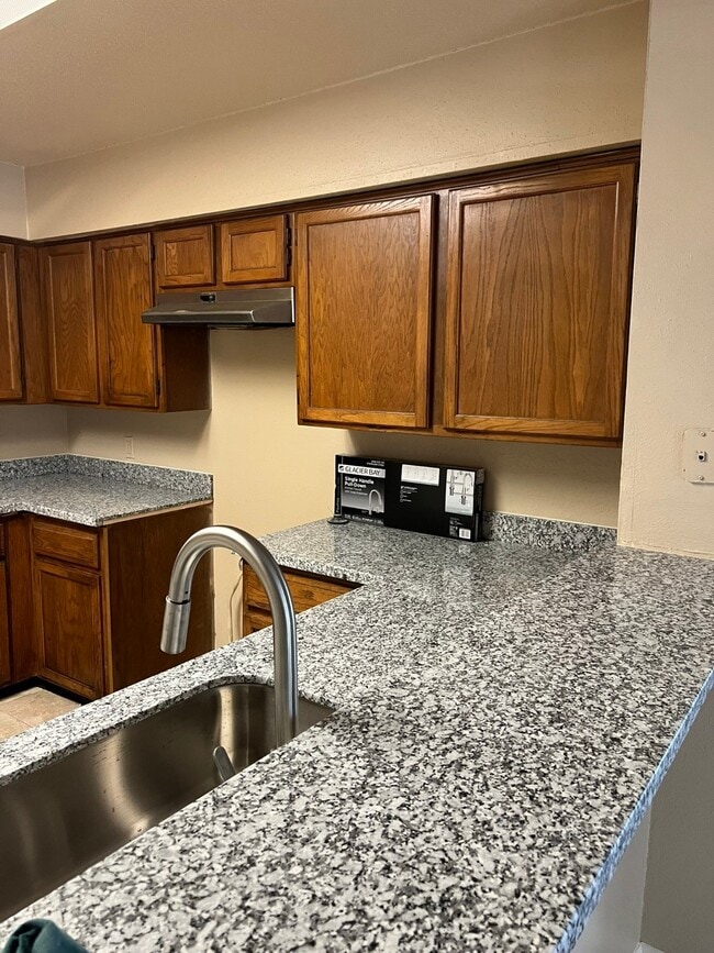 Building Photo - 6823 Wellwood Ct