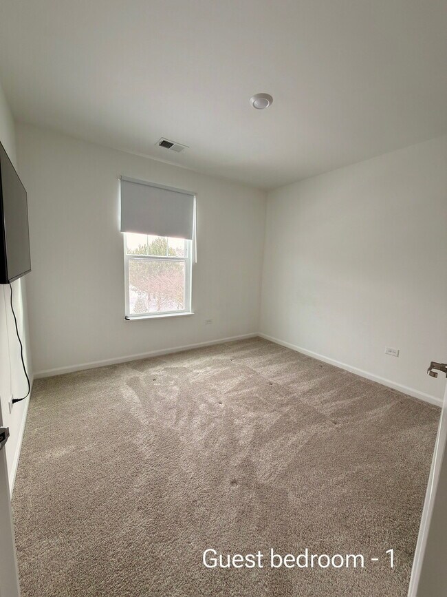 Building Photo - 522 Wolverine Dr