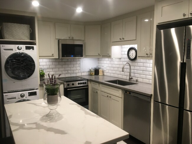 Building Photo - 1830 Wilikina Dr
