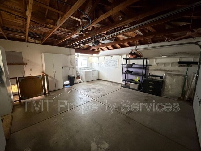 Building Photo - 7457 Windbridge Dr