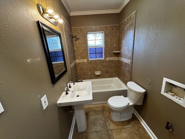 Building Photo - 507 N 78th St