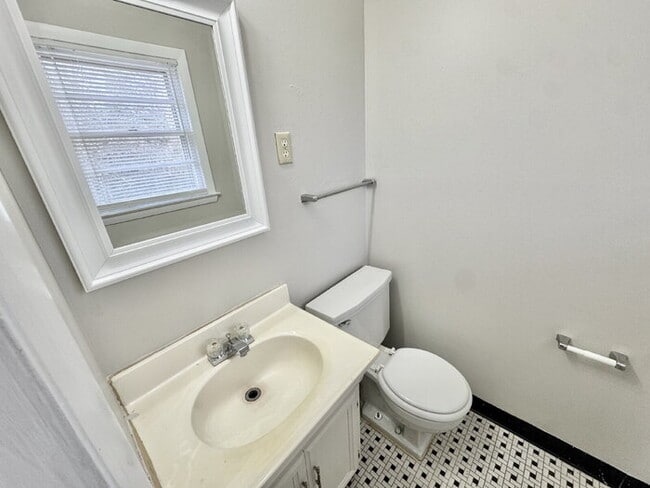 Building Photo - 3594 W Sutton Dr