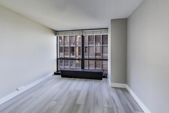 Building Photo - 900 N Lake Shore Dr