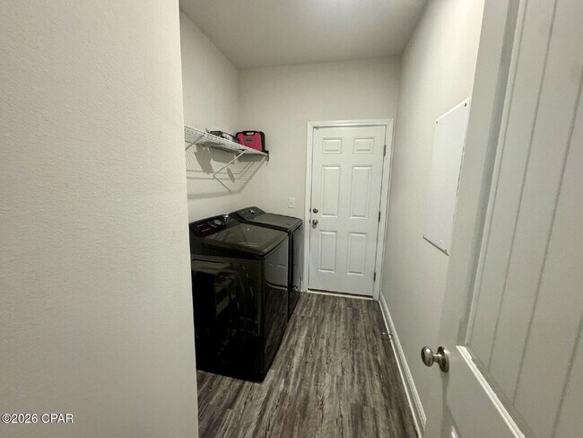 Building Photo - 806 Cason Dr
