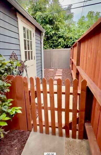 Building Photo - 159 N Canyon Blvd