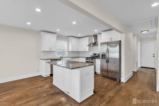 Building Photo - 36 Van Buren Ave