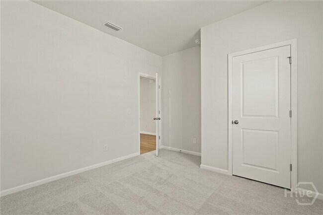 Building Photo - 251 Shade Tree Dr