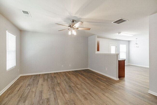 Building Photo - 157 Brockett Dr