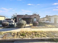 Building Photo - 934 E 7th St