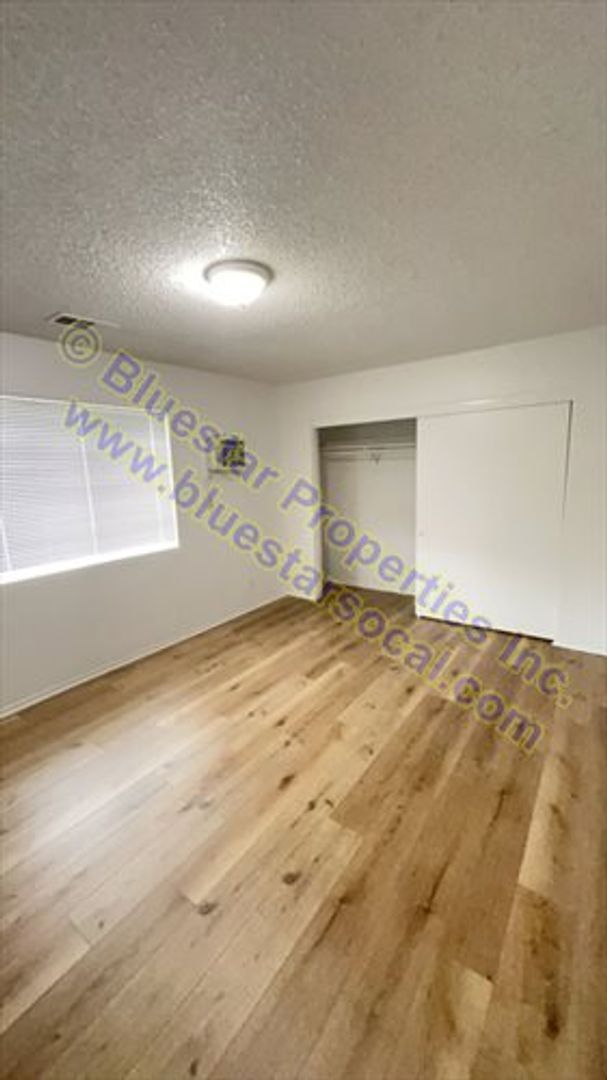 Building Photo - 12982N