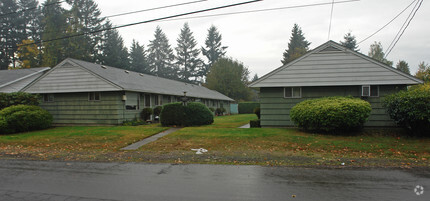 Building Photo - Friendship Court