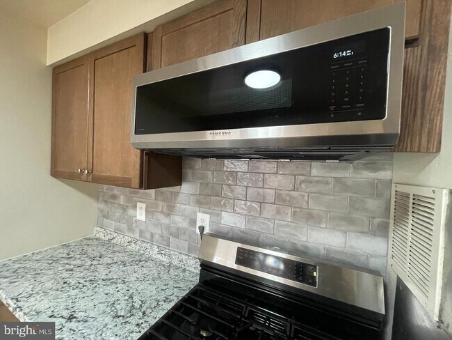 Building Photo - 4410 Briarwood Ct N