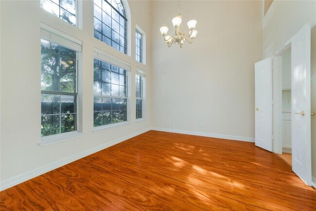 Building Photo - 2403 Branum Dr