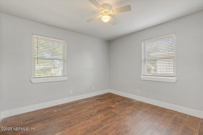 Building Photo - 6643 Greenfern Ln
