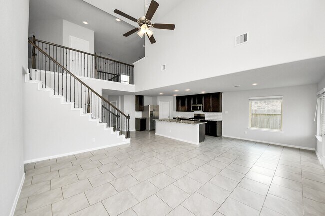 Building Photo - 18319 Pin Oak Lake Dr