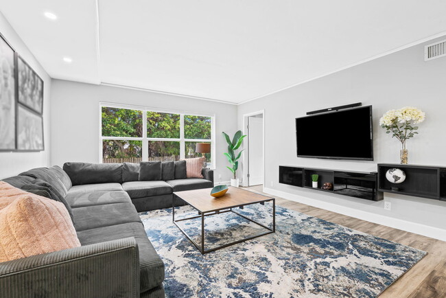 Building Photo - 1881 Middle River Dr