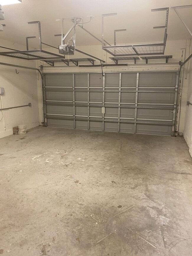 Building Photo - 4 Bedroom 3 Bath Waterfront Home in Gramercy Farms for RENT!