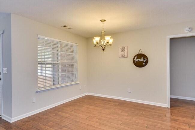 Building Photo - 703 Cannock Loop