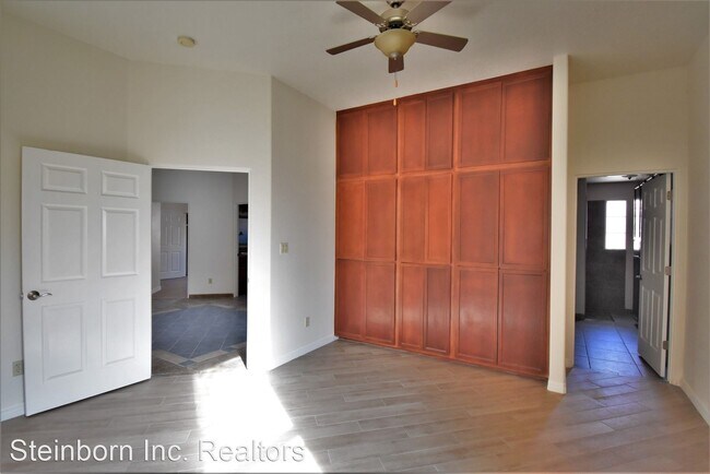 Building Photo - 3 br, 2 bath House - 2552 Los Misioneros