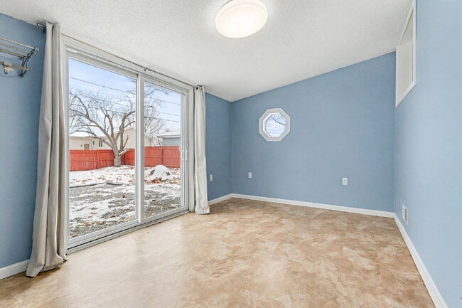 Building Photo - Charming 3-Bed Home - $2000/ month