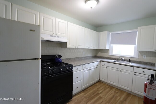 Building Photo - 110 Union Ave