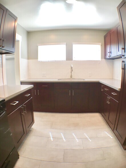 Building Photo - 1329 5th Ave