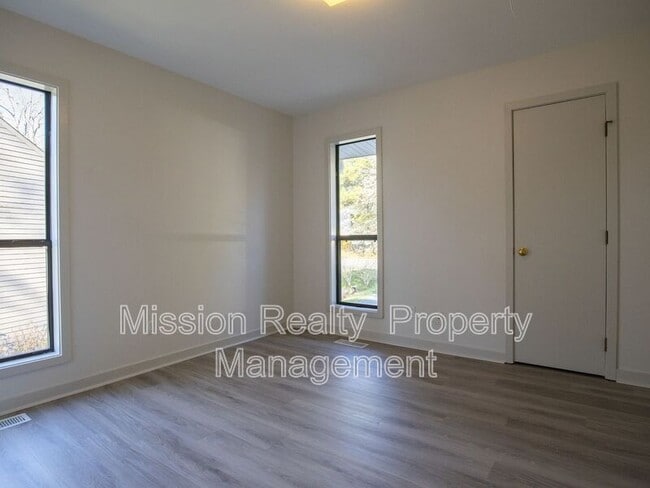 Building Photo - 1037 Mansfield Crossing Rd