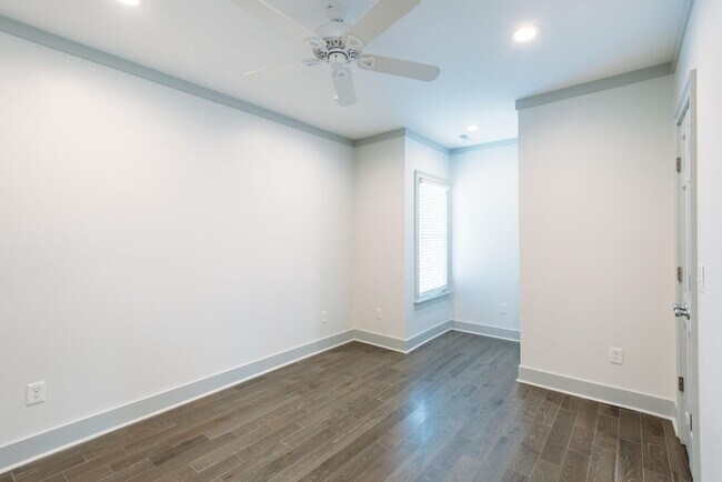 Building Photo - 10 Orrs Ct