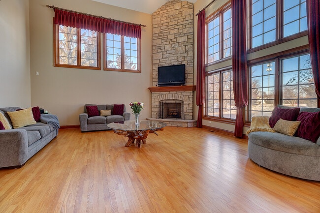 Building Photo - 26025 Whispering Woods Cir