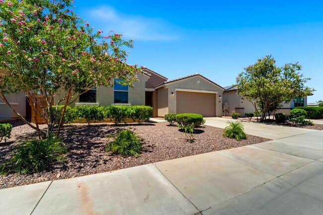 Building Photo - Luxury Kitchen + 3 Bed & Den/Office in Azure Canyon | Quartz, Gas Cooktop & More