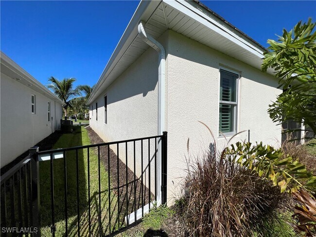 Building Photo - 4163 Bluegrass Dr