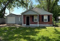 Building Photo - Amazing 3 Bedroom 1 Bathroom Home